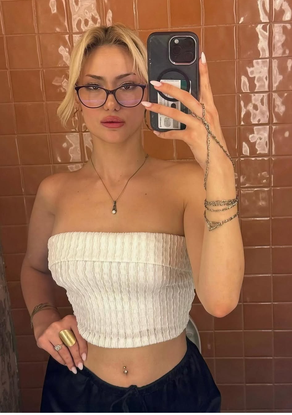 Diyap Ağa Garaj Escort Bayan Serpil