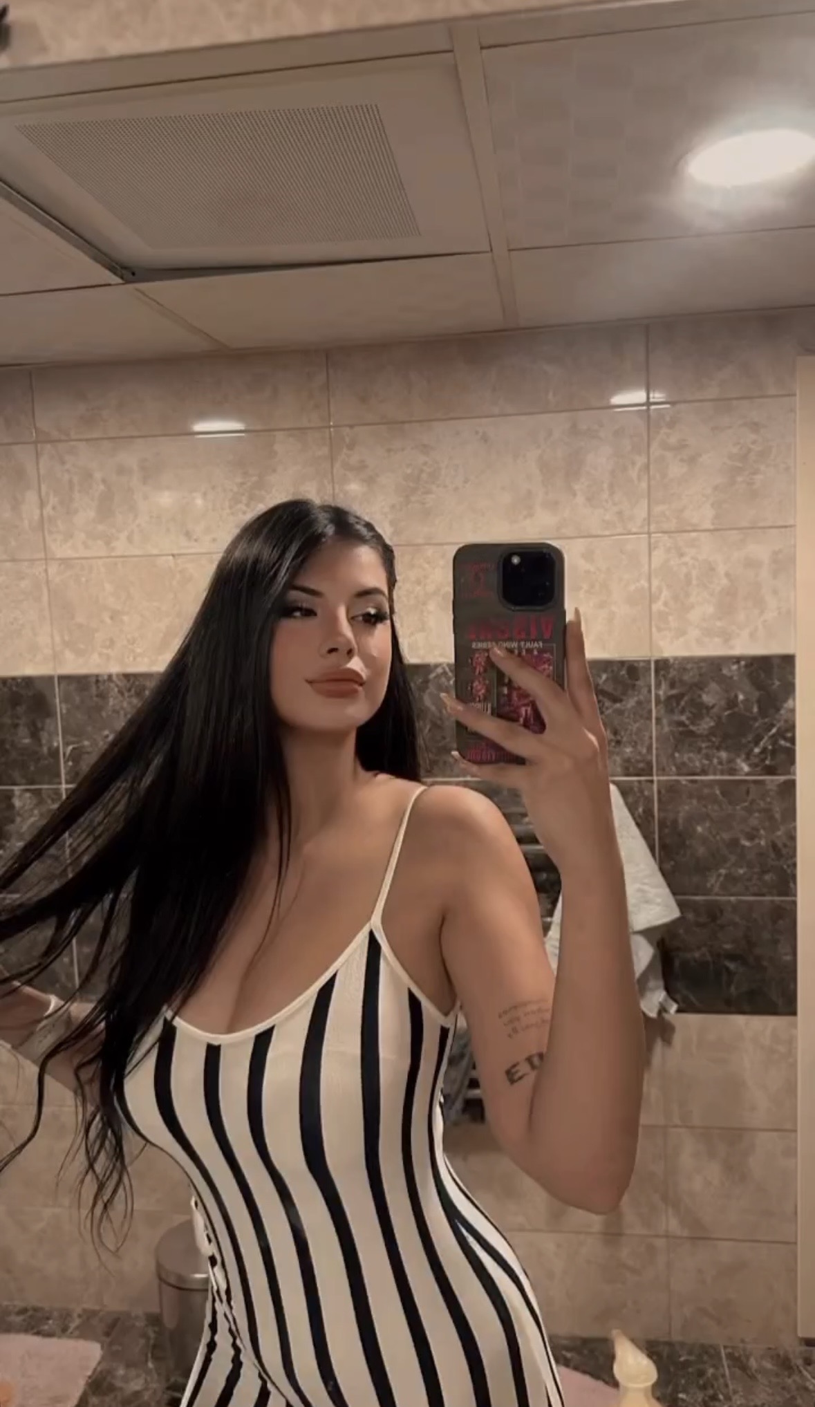 Çaytaşı Arabada Görüşen Bayan Escort Safiye